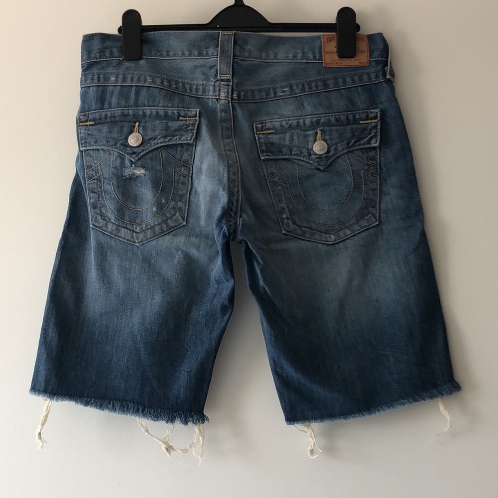 True Religion Riley Shorts - Picture 2 of 9